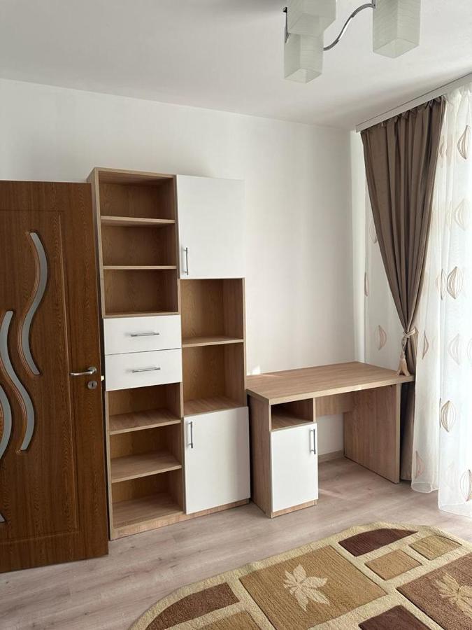 Velovan Apartment Craiova Ngoại thất bức ảnh