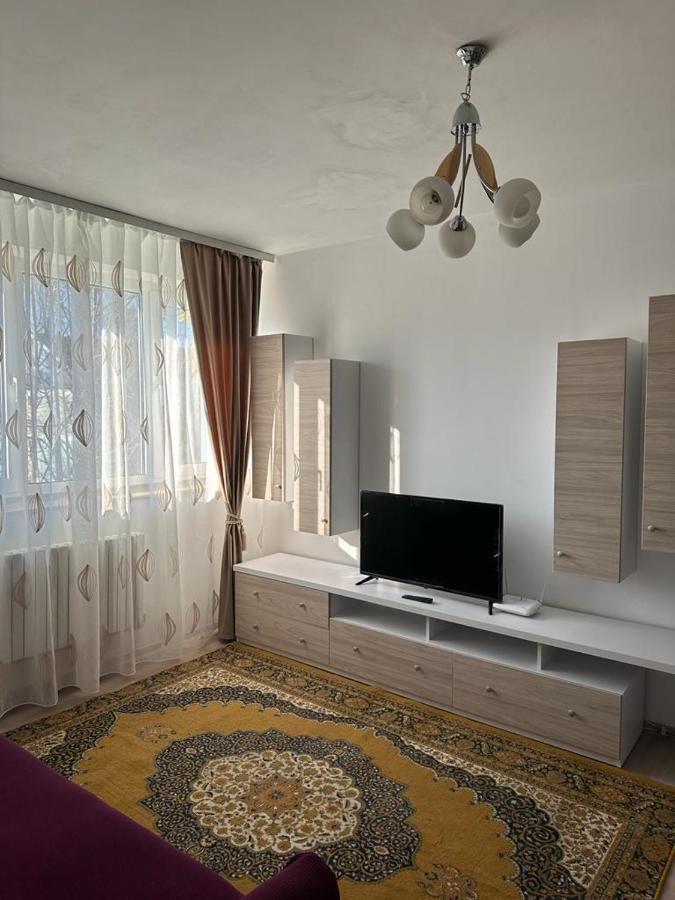 Velovan Apartment Craiova Ngoại thất bức ảnh