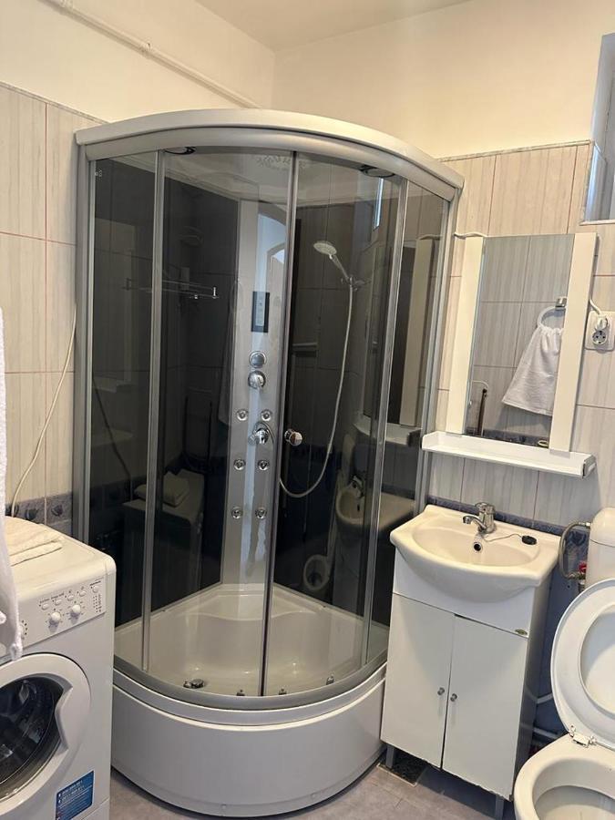 Velovan Apartment Craiova Ngoại thất bức ảnh